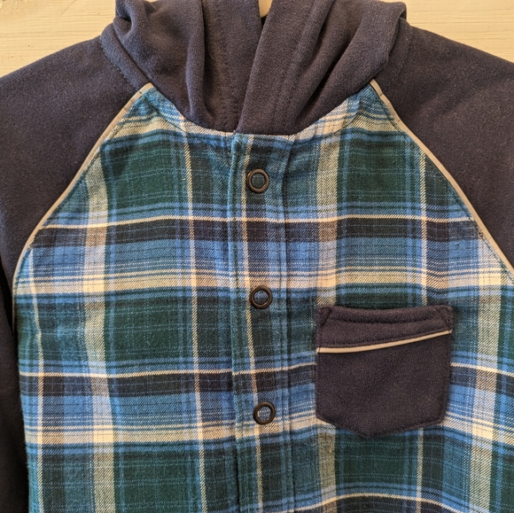 ✌🏻TWO L.L. Bean- Boys Sweatshirt Flannel W/ Hood & Long Sleeve T-shirt; Size: 4 - Picture 3 of 12